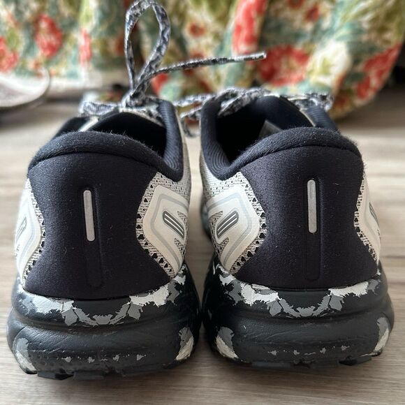 Brooks Ghost 14 Running Sneakers Black & White Camo Women’s Size 10 - Picture 6 of 12